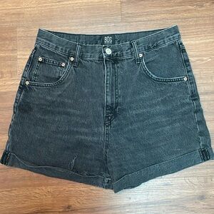 Urban Outfitters BDG Black Denim High Waisted Mom Shorts size 30